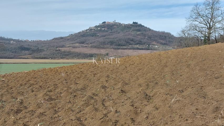 Istrien, Motovun - Baugrundstück T2, Blick auf Motovun