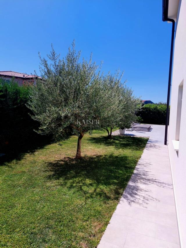 Istrien - Poreč, schöne Villa mit Pool und Meerblick.