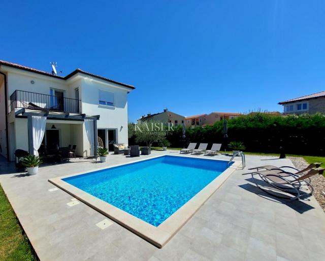 Istrien - Poreč, schöne Villa mit Pool und Meerblick.