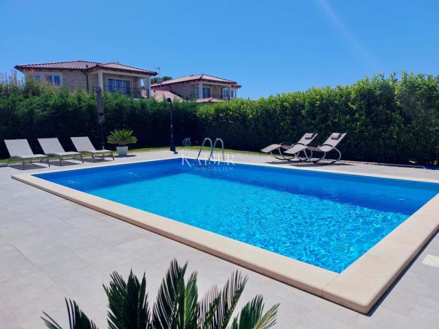 Istrien - Poreč, schöne Villa mit Pool und Meerblick.