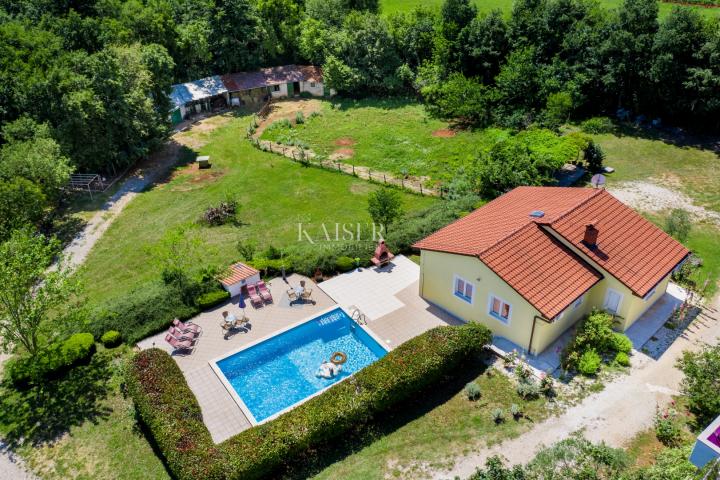 Istria, Žminj - family estate, 2 houses with swimming pools and 1 office space