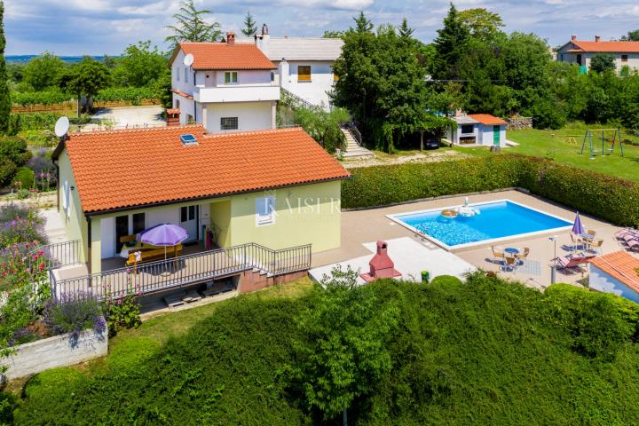 Istrien, Žminj – Familienanwesen, 2 Häuser mit Swimmingpools und 1 Büroraum