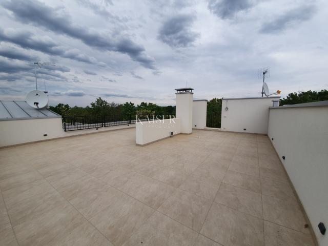 Istria - Poreč, sea view apartment with roof