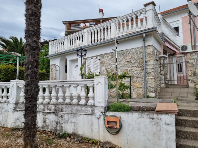 Crikvenica - Haus im Zentrum, 100m2, 2 Parkplätze