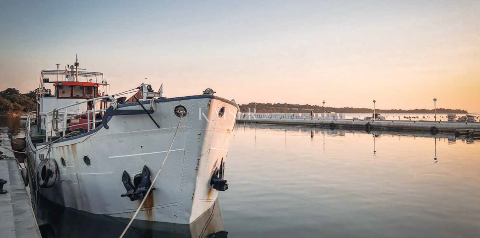 Istra - Poreč, luksuzan stan u prizemlju sa bazenom