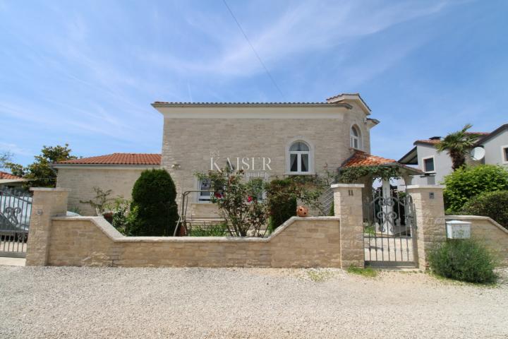 Istria - Poreč, Mediterranean villa with sea view