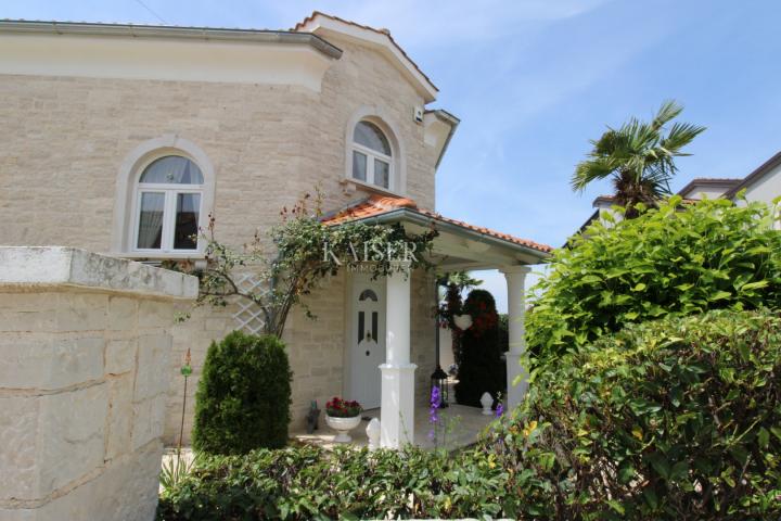 Istria - Poreč, Mediterranean villa with sea view