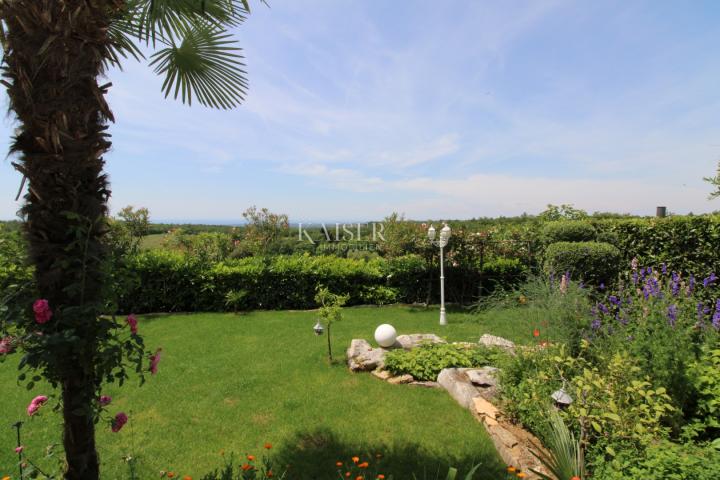 Istria - Poreč, Mediterranean villa with sea view