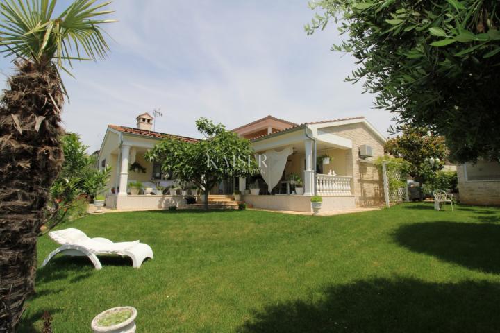 Istria - Poreč, Mediterranean villa with sea view