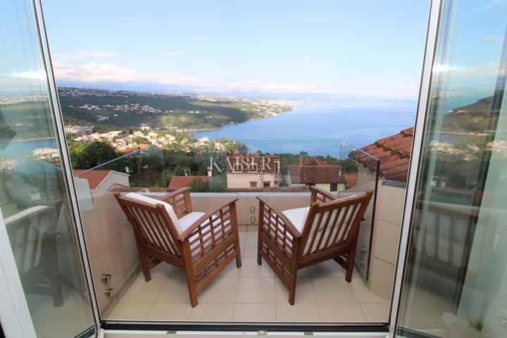 Opatija, Umgebung, Mansarde, Ein-Zimmer-Wohnung mit Terrasse und herrlicher Aussicht