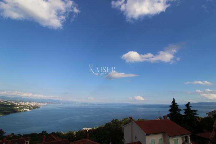 Opatija, Umgebung, Mansarde, Ein-Zimmer-Wohnung mit Terrasse und herrlicher Aussicht