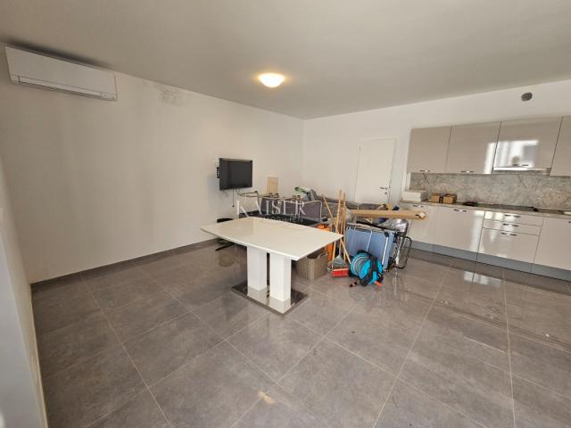 Malinska - penthouse 161m2 pogled more, 100m od mora