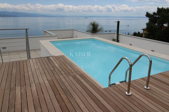 Opatija, penthouse, blizina centra, pogled na Opatiju i Kvarner s vrha krova