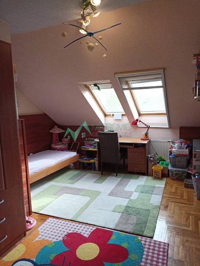 Komforan duplex na Grbavici od 94m2+++

 Odličan porodičan