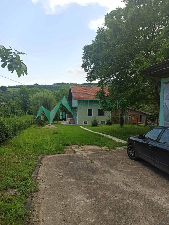 Beočin, potez Dumbovo- odlična porodična kuća  