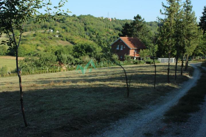  Sremska Kamenica, Čardak - Odličan plac ukupne kvadrature od 2009 m2 