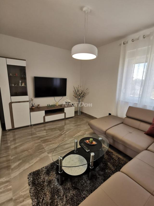 Luksuzni apartman s pogledom na more, 2. kat centar otoka Vira 