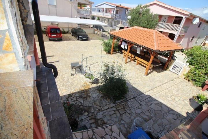 Apartmanska kuća 8 apartmana 450 met. do plaže