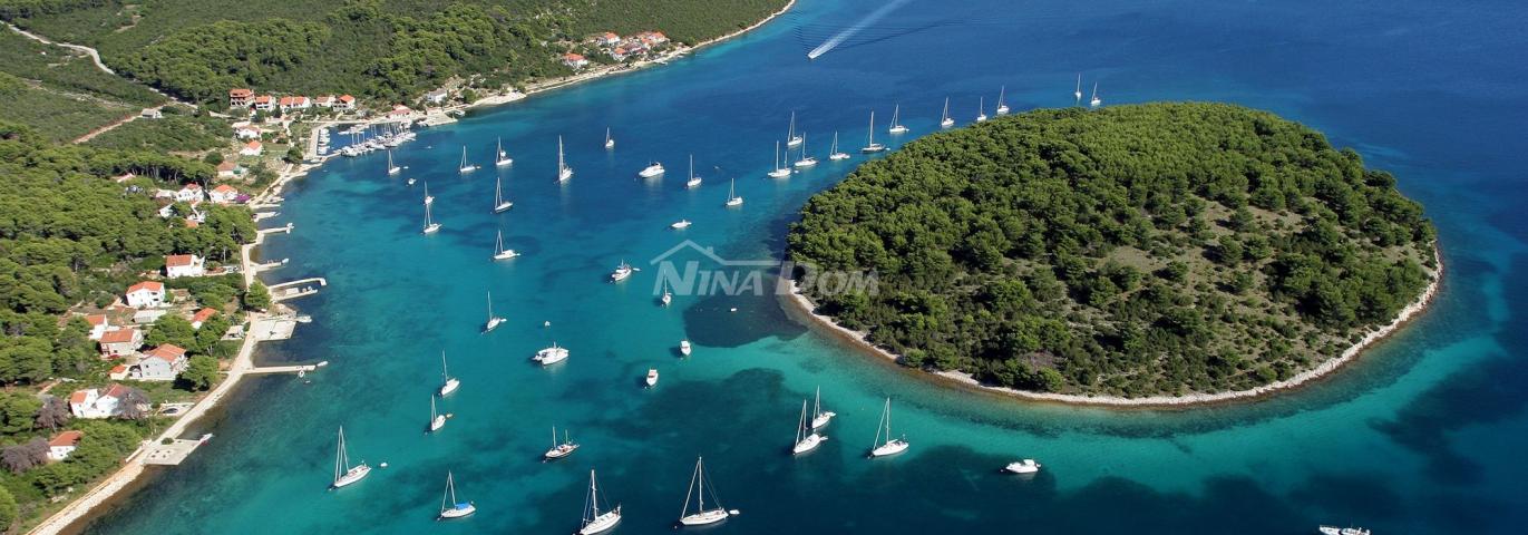 Građevisnko zemjište sa pogledom na more u Brgulju, otok Molat