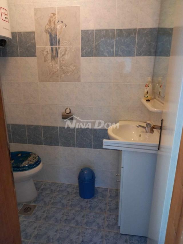 Nekretnina s 4 apartmana