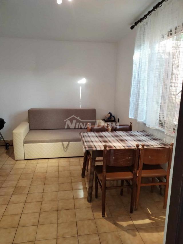 Nekretnina s 4 apartmana