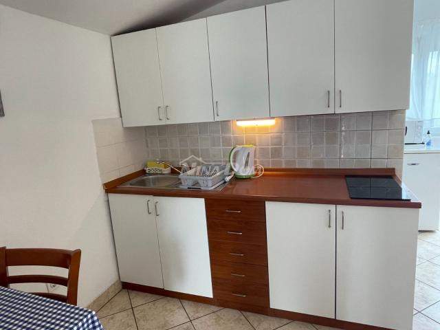 APARTMANSKA KUĆA - PRIVLAKA - 6 APARTMANA