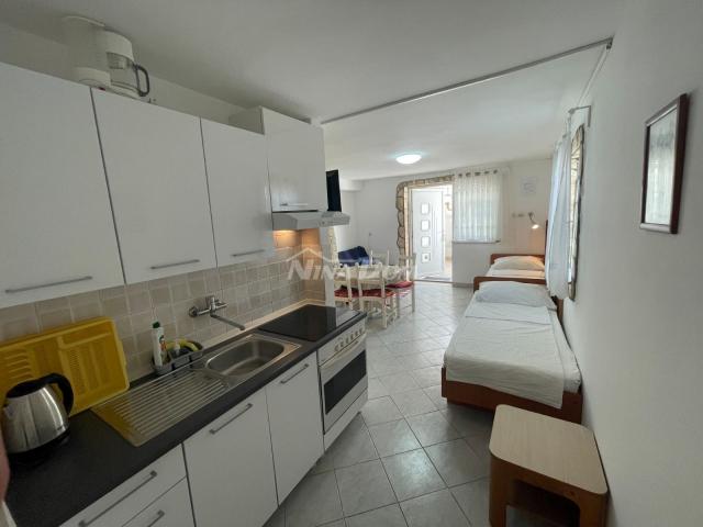 APARTMANSKA KUĆA - PRIVLAKA - 6 APARTMANA