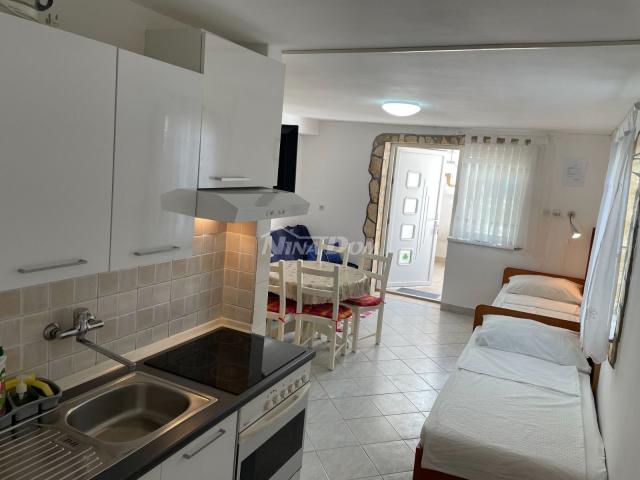 APARTMANSKA KUĆA - PRIVLAKA - 6 APARTMANA