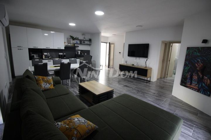 Apartman s tri spavaće sobe, prizemlje 