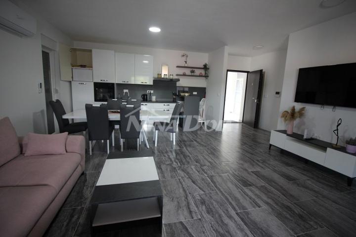 Apartman s tri spavaće sobe, prvi kat S3