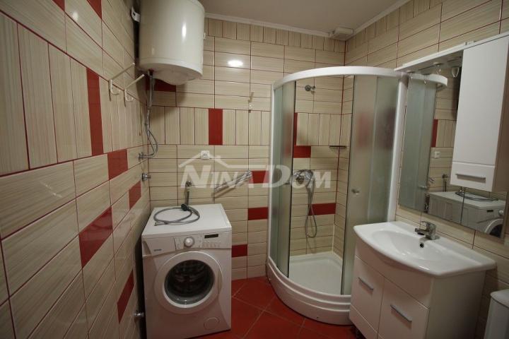 Kuća dvojnica s dva odvojena apartmana