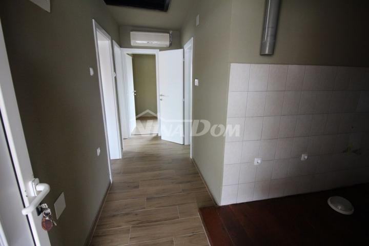 Kuća dvojnica s dva odvojena apartmana