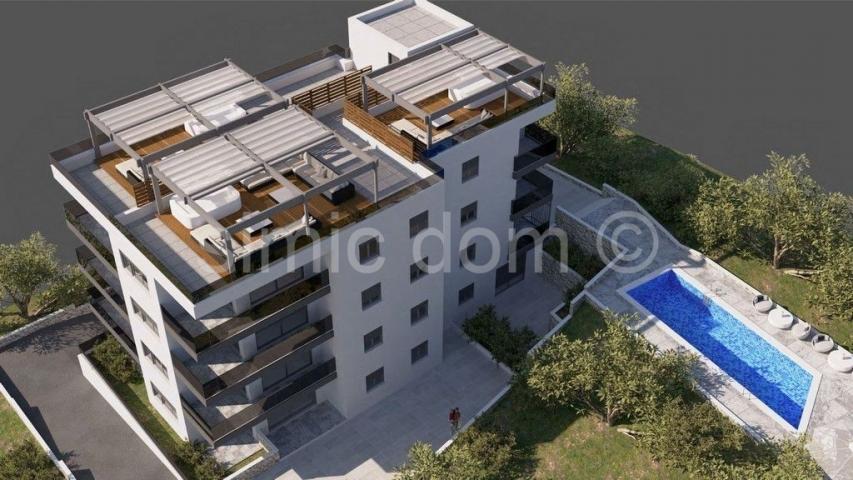 Prekrasan penthouse apartman s pogledom u novogradnji, Okrug Gornji