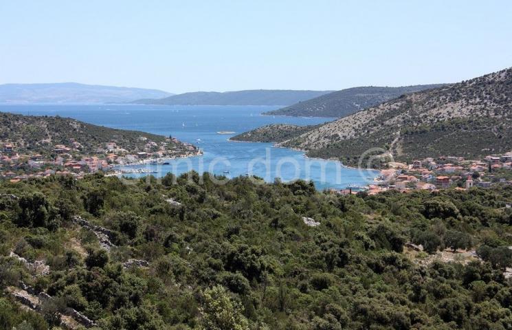 Samostojeća apartmanska kuća s pogledom i blizu mora, Vinišće