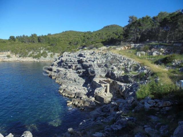 Poljoprivredno zemljište 40m od mora, Hvar