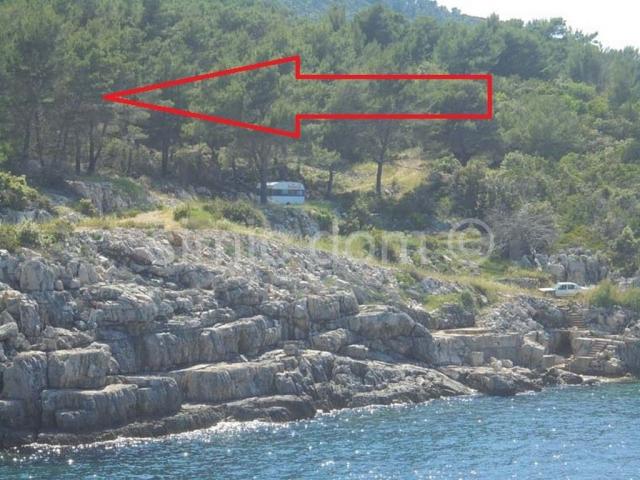 Poljoprivredno zemljište 40m od mora, Hvar