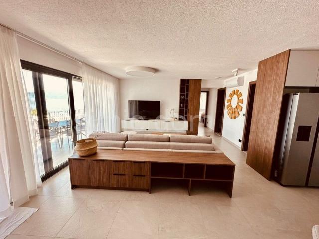 Prekrasan apartman s pogledom, Hvar