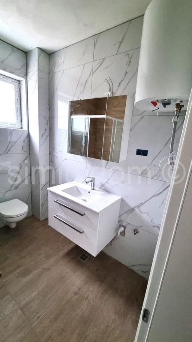 Prostrani apartman u novogradnji sa pogledom, Primošten