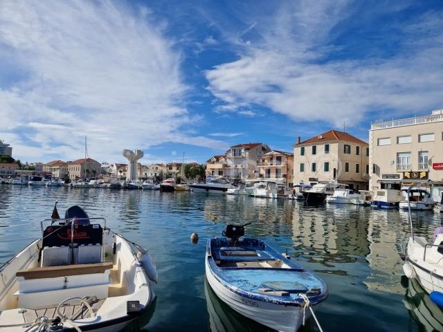 Novi apartmani blizu plaže, Srima