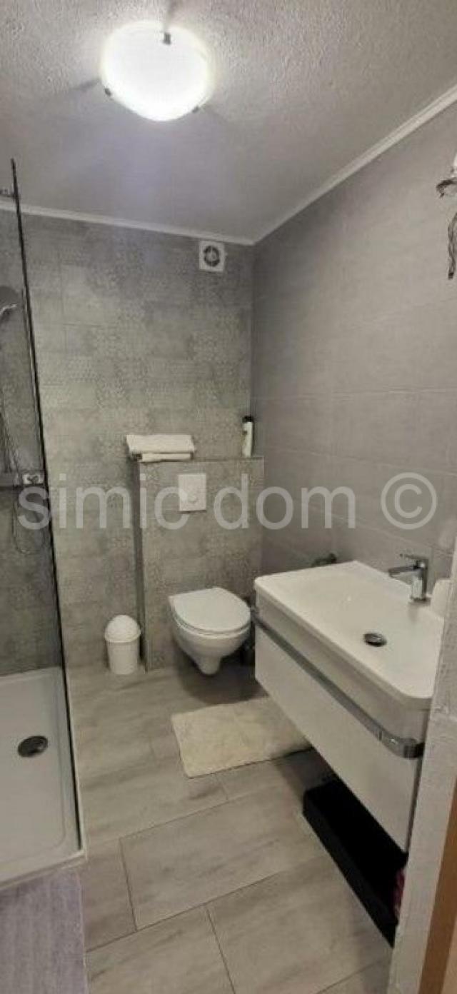 Namješten apartman blizu mora, Rogoznica