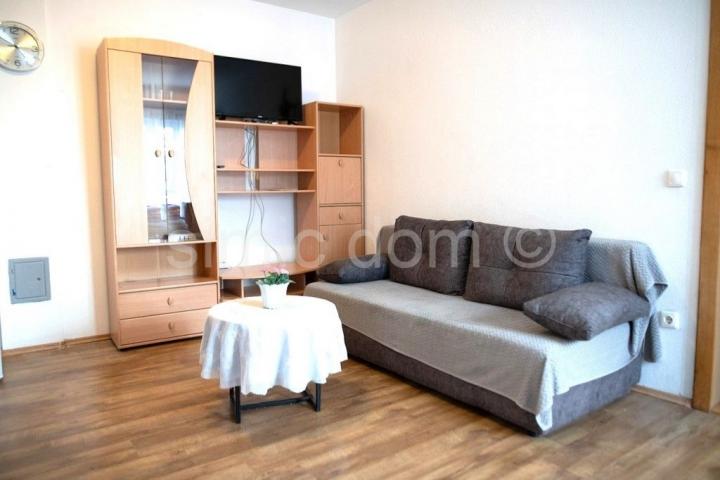 Namješteni apartman blizu mora, Vodice