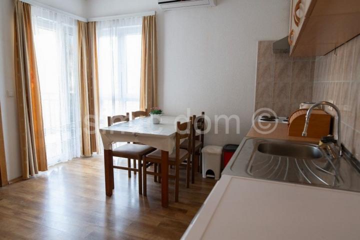 Namješteni apartman blizu mora, Vodice