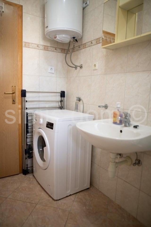 Namješteni apartman blizu mora, Vodice