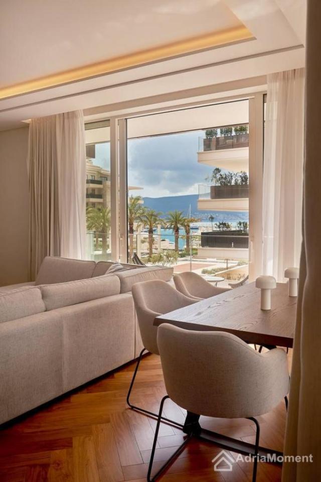 Luksuzan apartman u zgradi Elena, Porto Montenegro