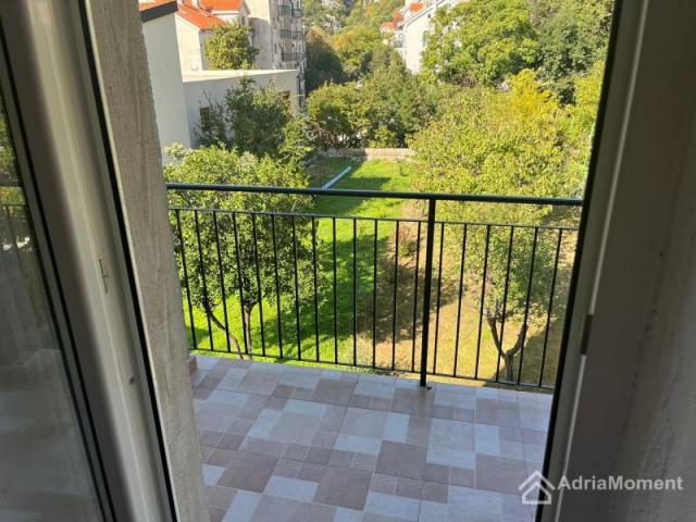 Kamena kuća u Risnu - 4 apartmana