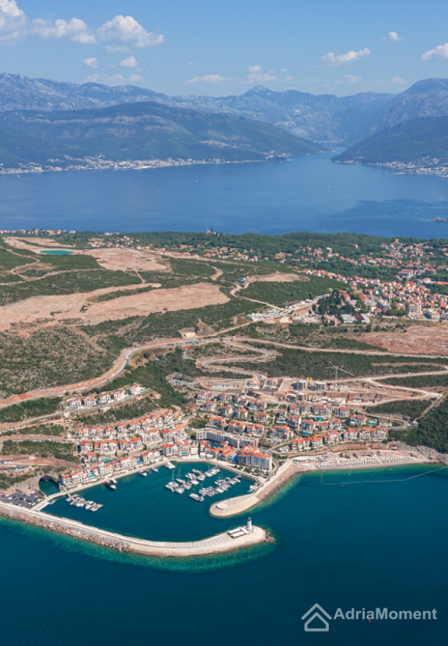 Super cijena u Lustica Bay Centrale - 1-soban stan sa dvoristem!