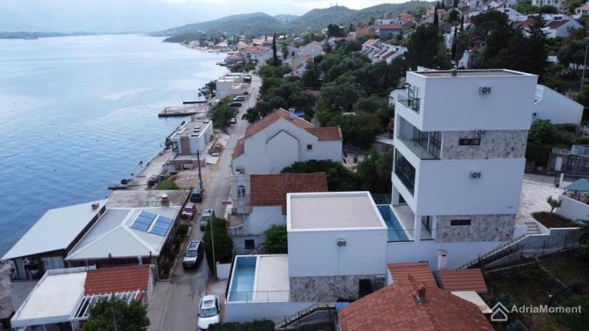 Nova vila - Krasici, Tivat