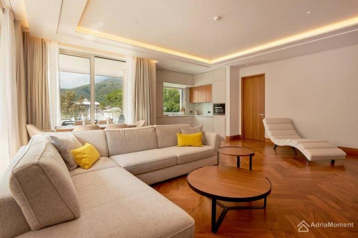 Luksuzan apartman u zgradi Elena, Porto Montenegro