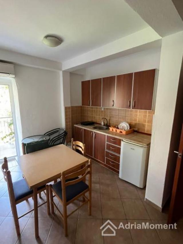 Kamena kuća u Risnu - 4 apartmana