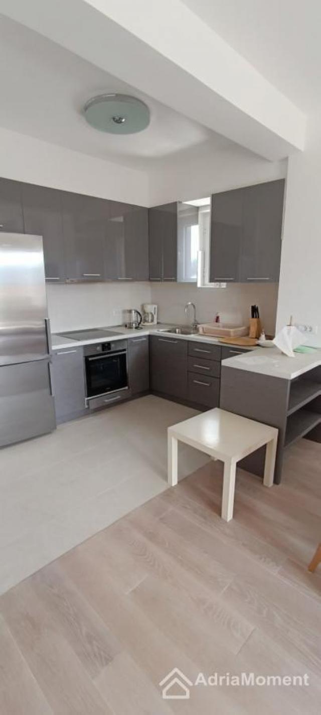 2-soban stan u Donjoj Lastvi - 80 m2